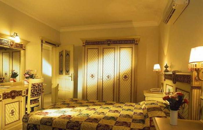Why to Choose Oriente Palace Hotel